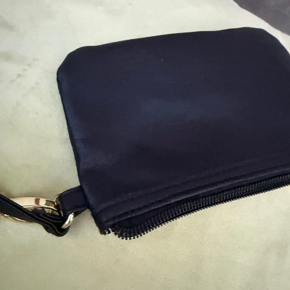 Betsey Johnson Wristlet Pouch NEW Women Small Black Lip Zipper Pull Faux Leather